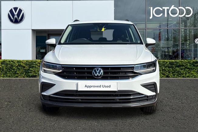 VOLKSWAGEN Tiguan Photo 8