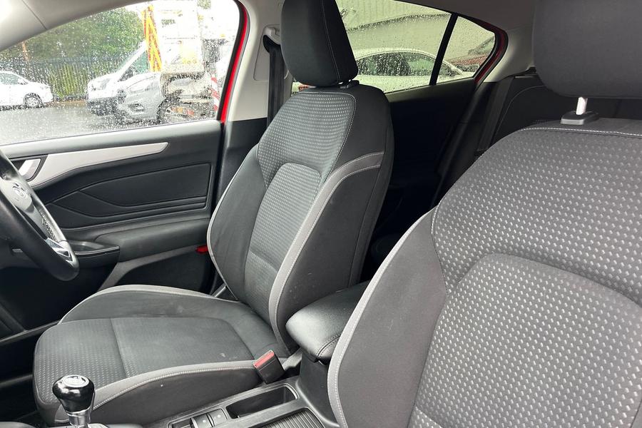 Ford Focus Photo autoimg-7624870c80576422448249faa8d62edb57895d37.jpg