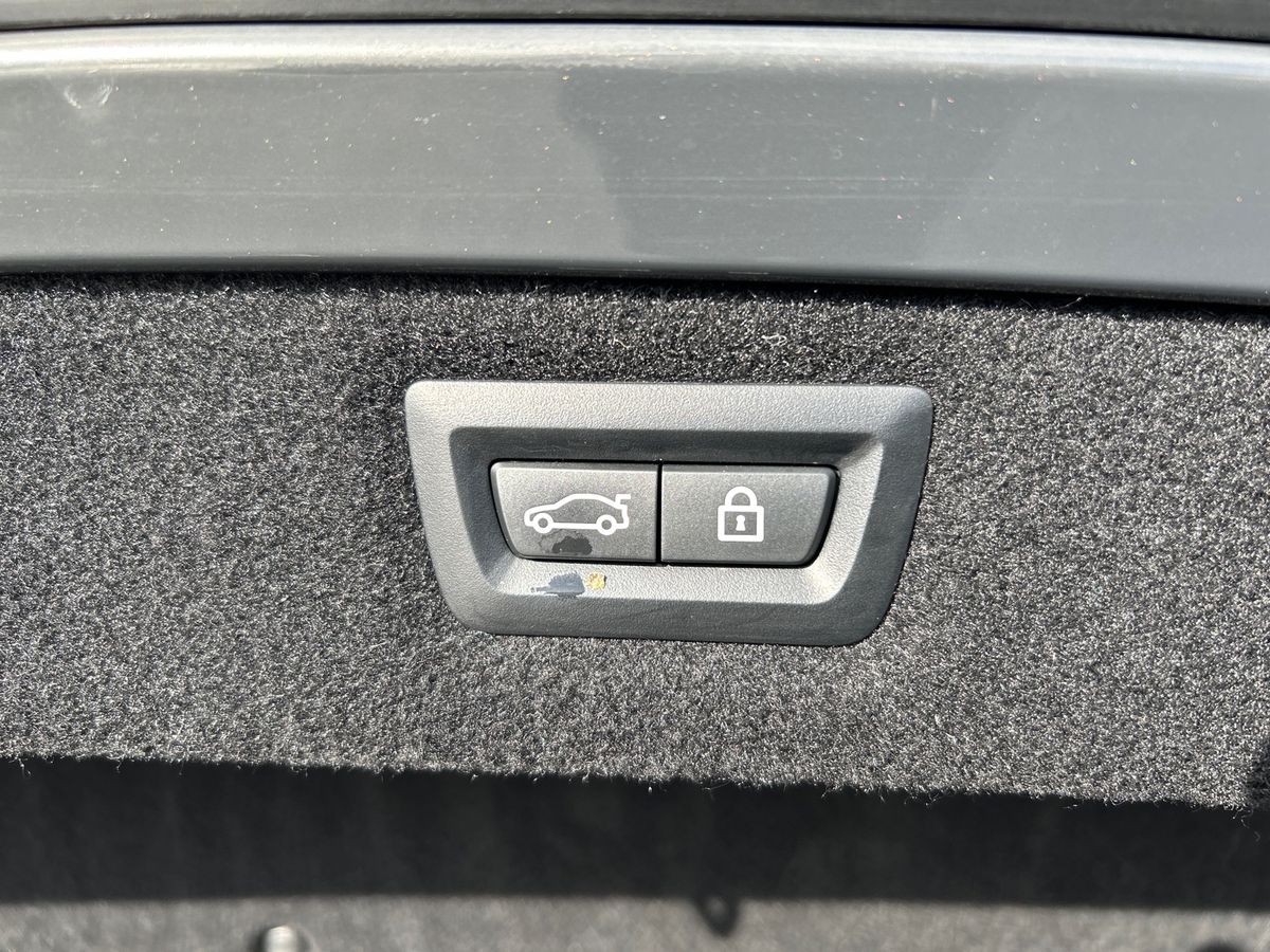 BMW 8 Series Photo 35