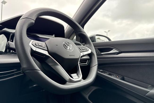 VOLKSWAGEN Golf Photo 26