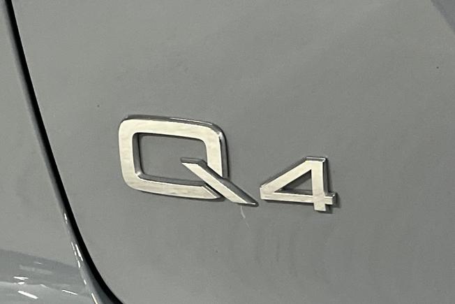 AUDI Q4 E-Tron Photo 33