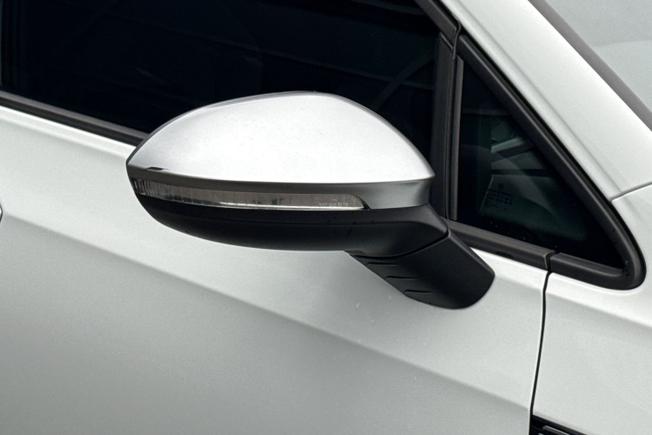 VOLKSWAGEN Golf Photo 20