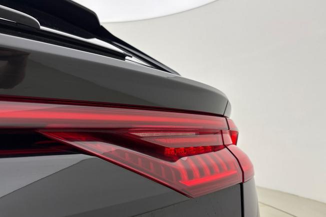 AUDI Q8 Photo 18