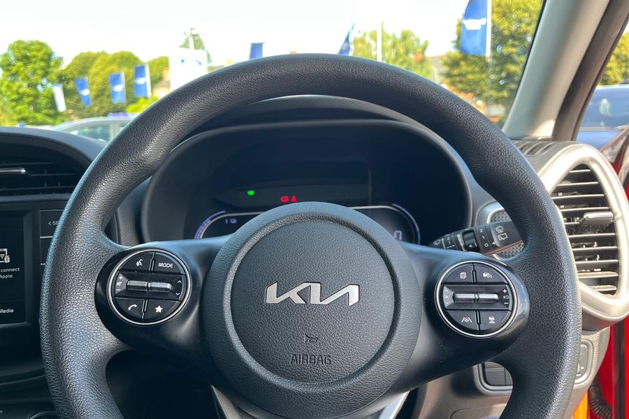 Kia SOUL Photo autoimg-762d71bc0fcef971873d2625f74d6e59adbefa32.jpg