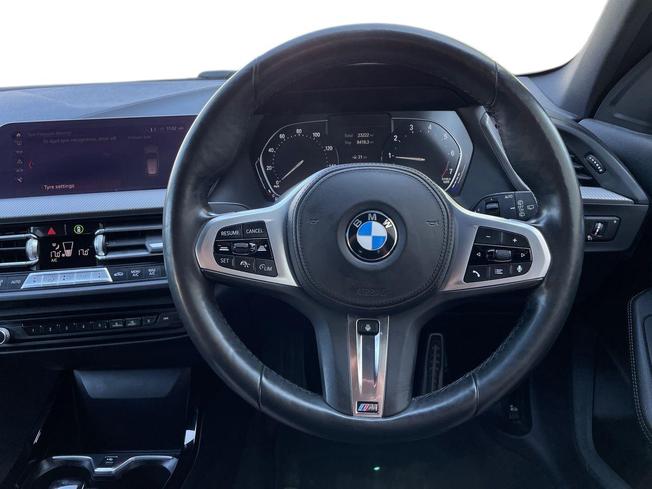 BMW 1 Series Photo 11