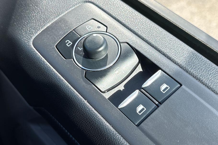 Used FORD TRANSIT CUSTOM WN75JXL 29