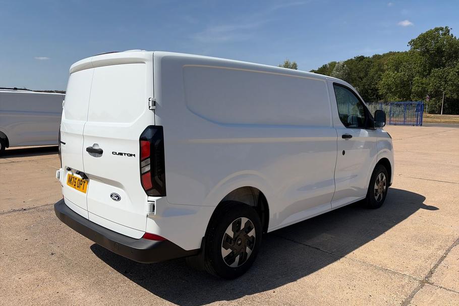 Used Ford TRANSIT CUSTOM AK75OPT 19