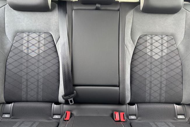VOLKSWAGEN Golf Photo 37