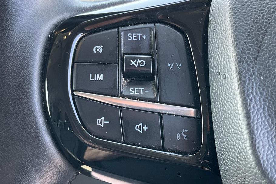 Used Ford TRANSIT CUSTOM DV24HPE 32