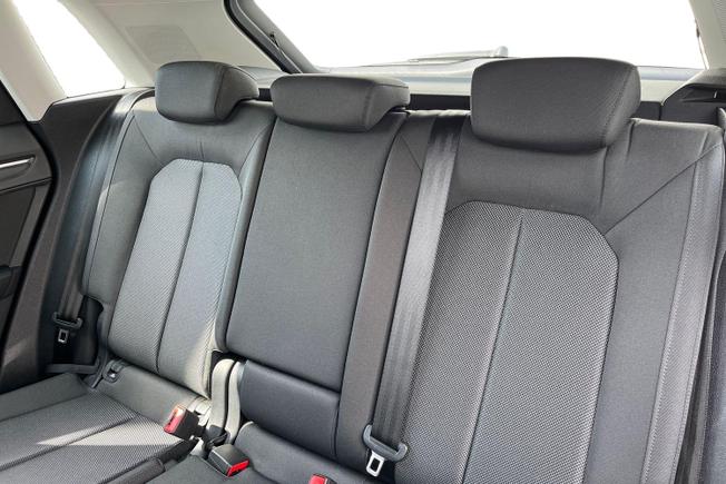 AUDI Q3 Photo 9
