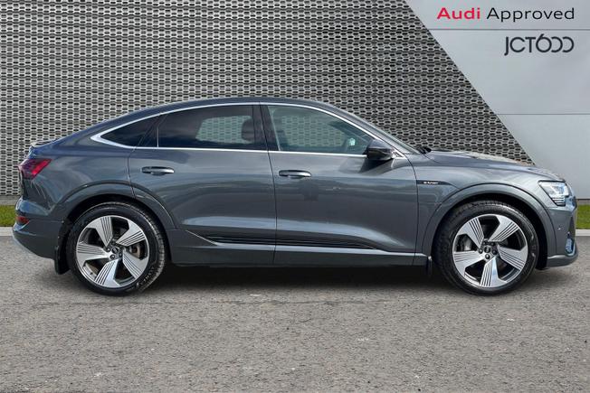 AUDI e-tron Photo 4