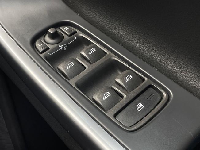 VOLVO XC60 Photo 34