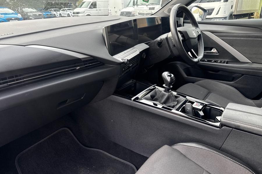 Vauxhall ASTRA Photo autoimg-764055f72fd5f5f8d3a5b4adcad1e6a21a4f36cb.jpg