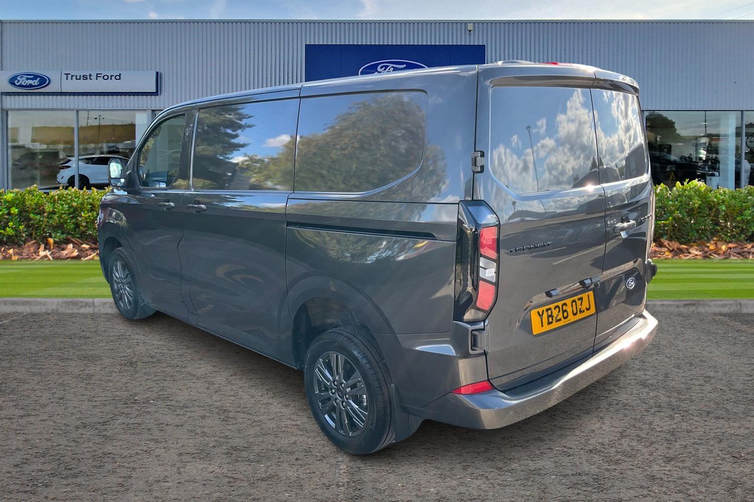 Ford TRANSIT CUSTOM Photo 1