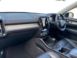 VOLVO Xc40 Photo 2