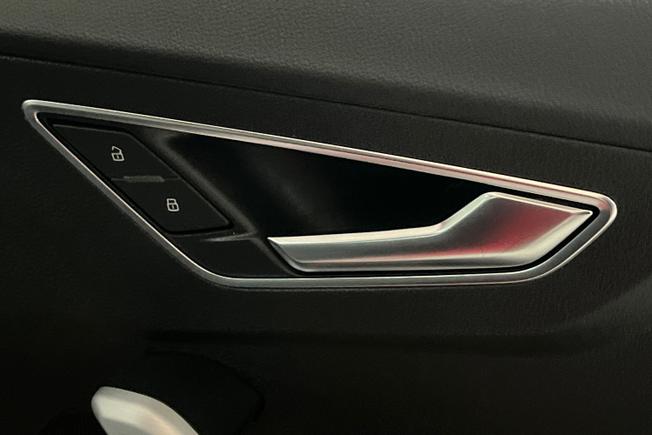 AUDI Sq2 Photo 25