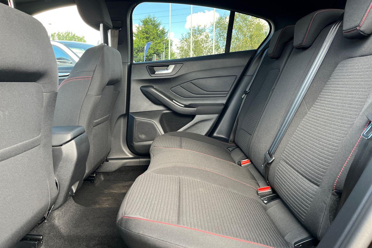 Ford FOCUS Photo 19
