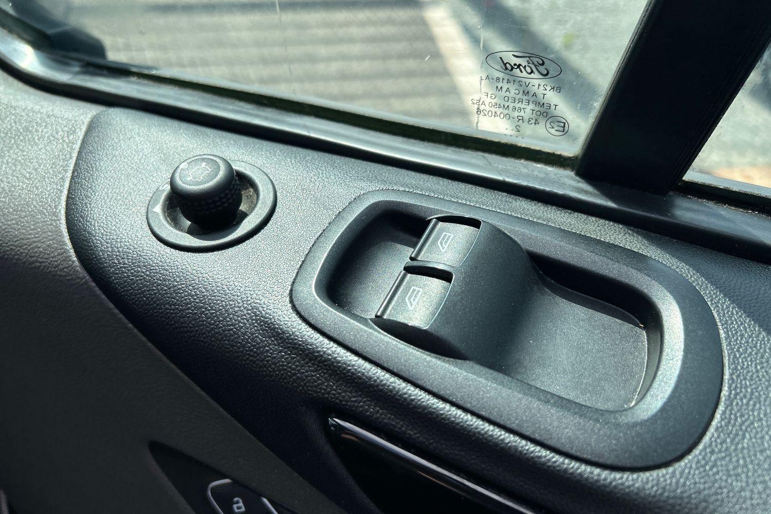 Ford TRANSIT CUSTOM Photo 22