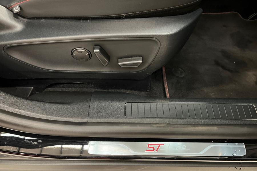 Ford Kuga Photo autoimg-7648eb336bd4890d2826a39f1d2029a035c665d4.jpg