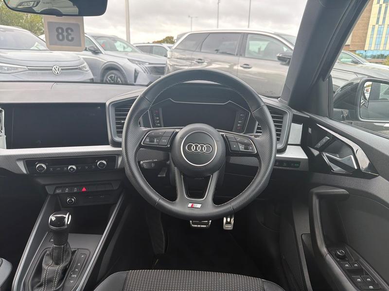 Used Audi A1 AV22XTS 12