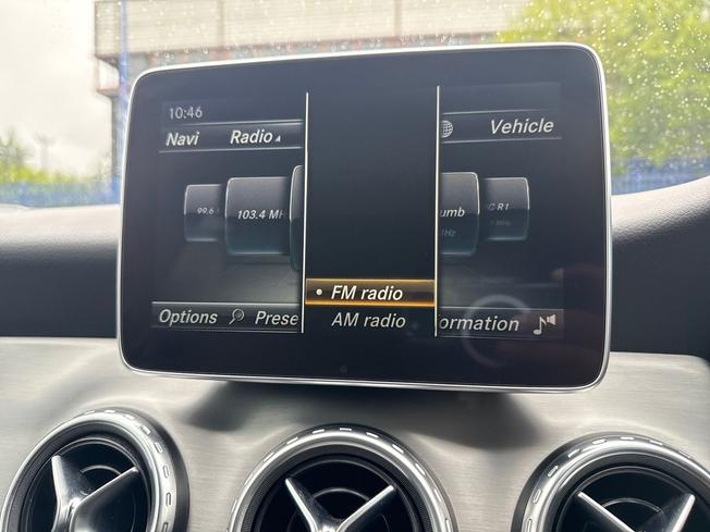 MERCEDES-BENZ Gla Photo 13