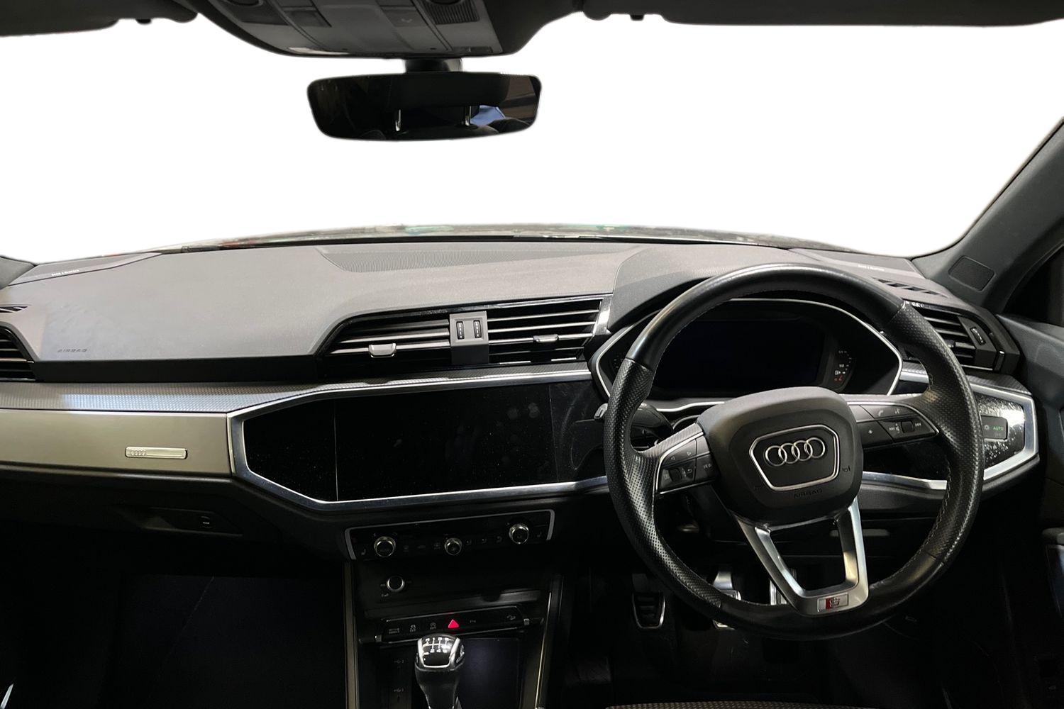 Audi Q3 Photo 10