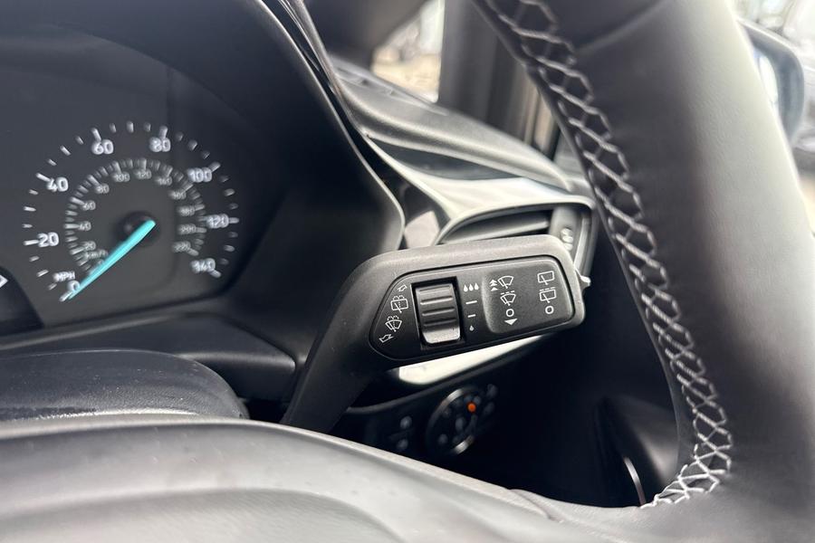 Ford FIESTA Photo autoimg-765c07146be45990a0140b3083f66b97bd26700a.jpg
