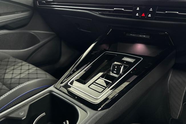 VOLKSWAGEN Golf Photo 23