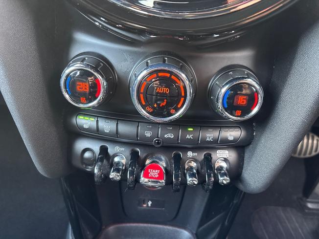 MINI Hatch Photo 44