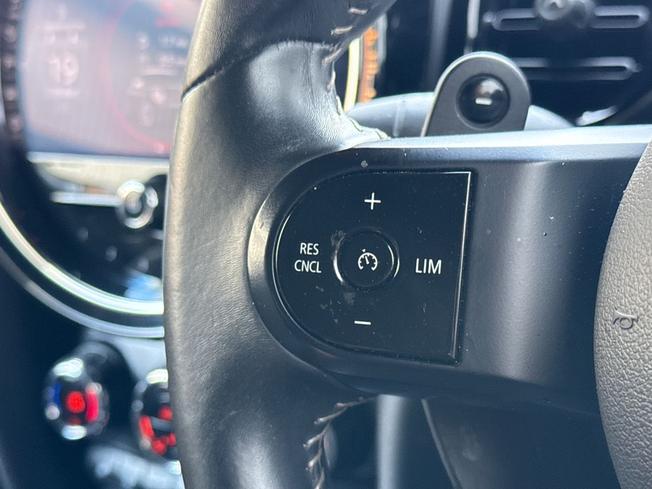 MINI Hatch Photo 16