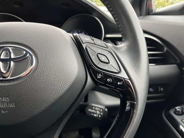 Toyota C-HR Photo autoimg-766020dd9326e31ffc8b735c9199044bcbc0894c.jpg