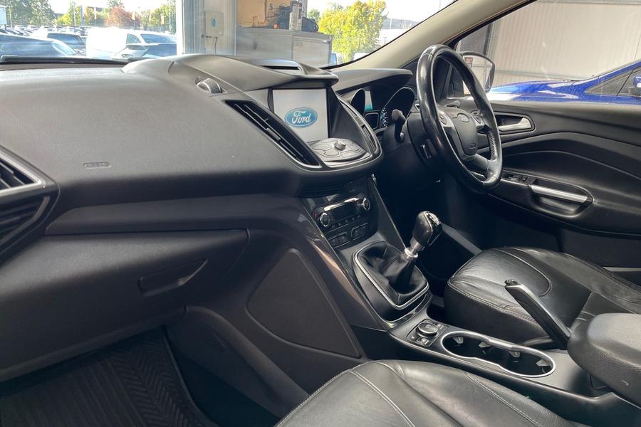 Ford KUGA Photo autoimg-7660a8fa3dbce164f7d8451825d16922a7a3d663.jpg