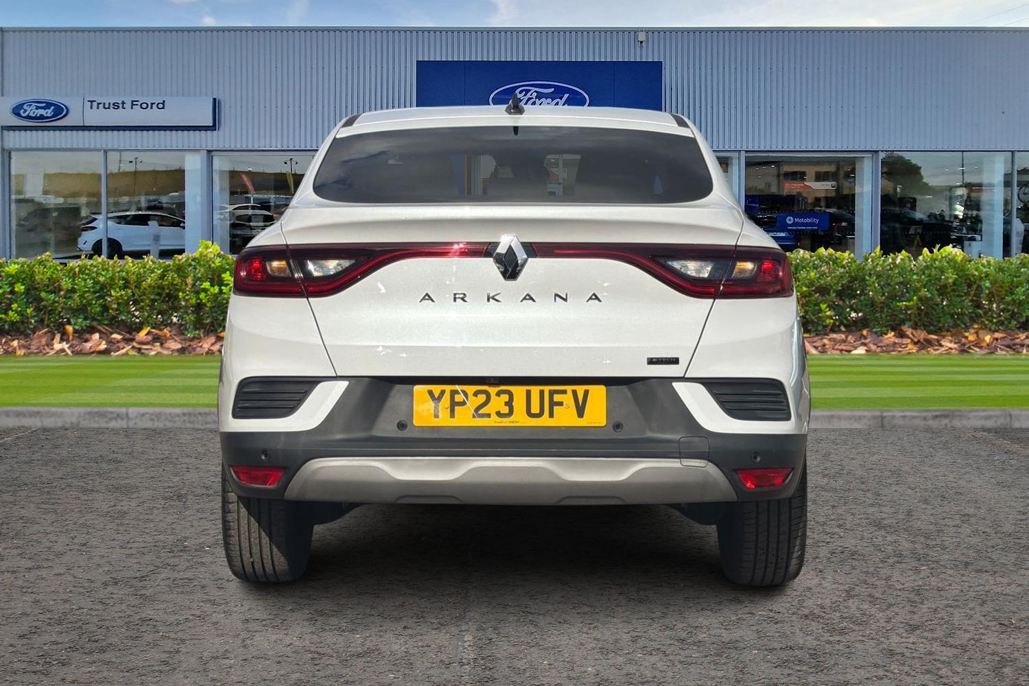 Renault ARKANA Photo 6