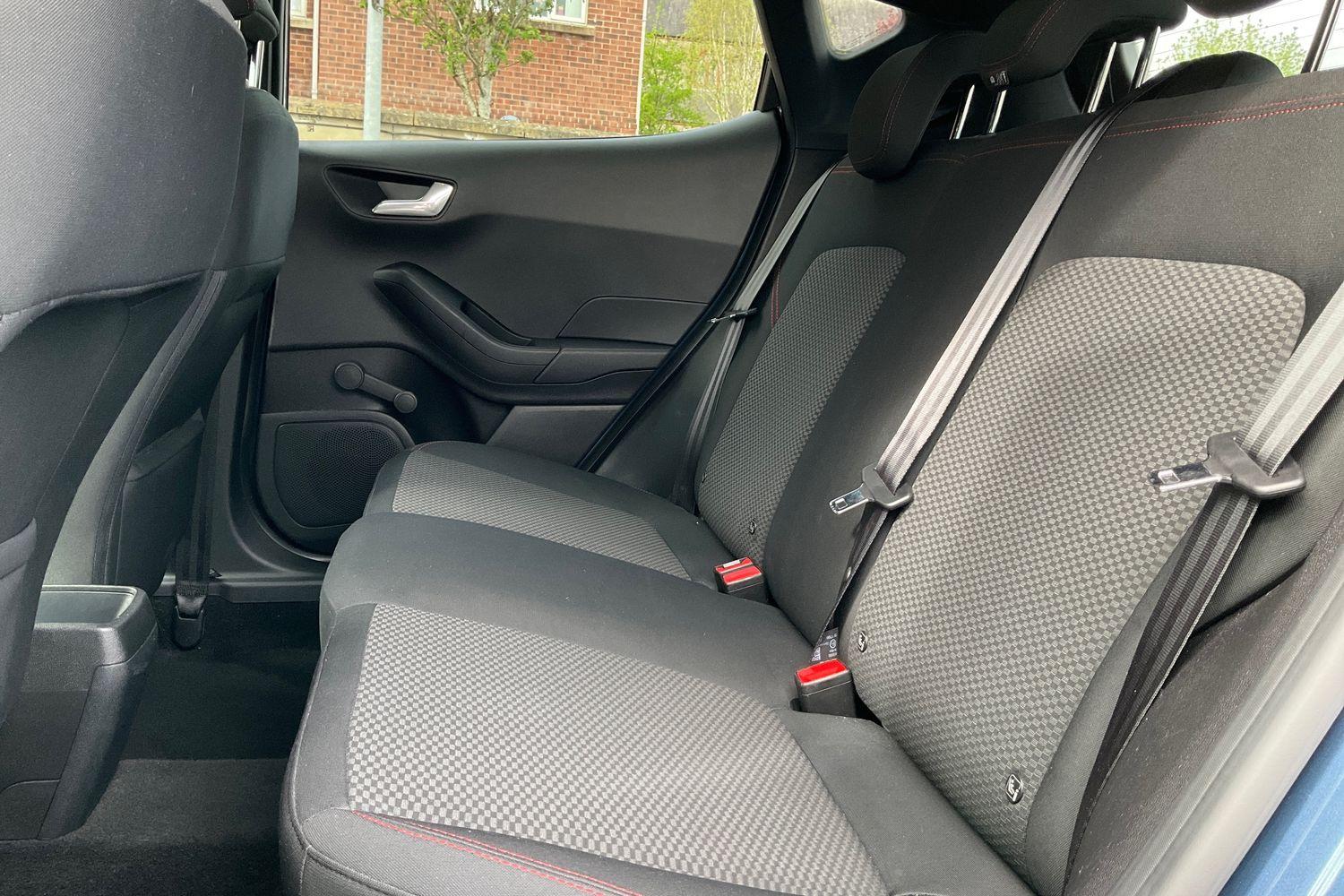 Ford FIESTA Photo 19