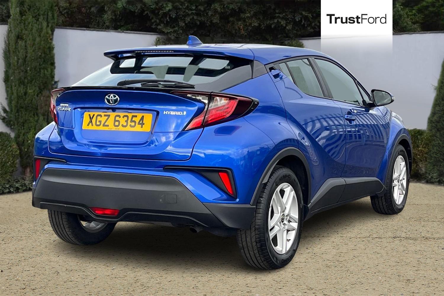 Toyota C-HR Photo 3