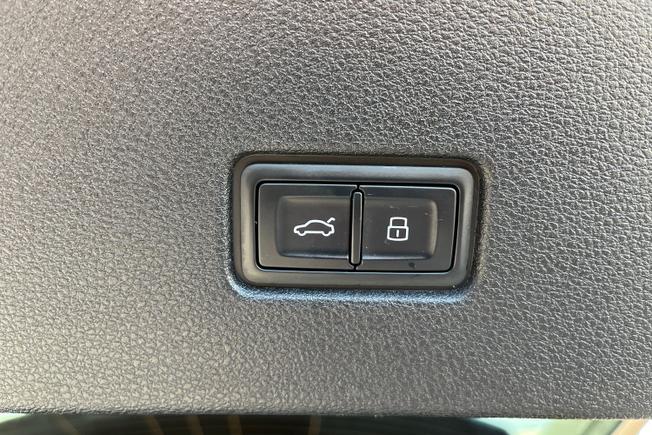 AUDI Q8 Photo 54