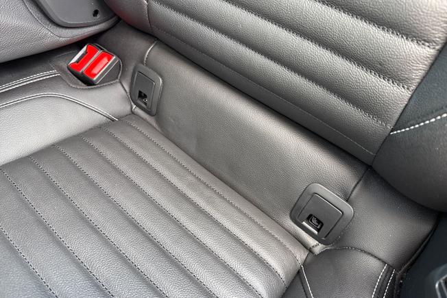 VOLKSWAGEN Passat Photo 42