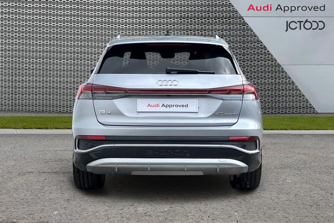 AUDI Q4 Photo 7