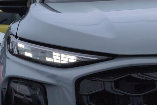 AUDI Q3 Photo 36