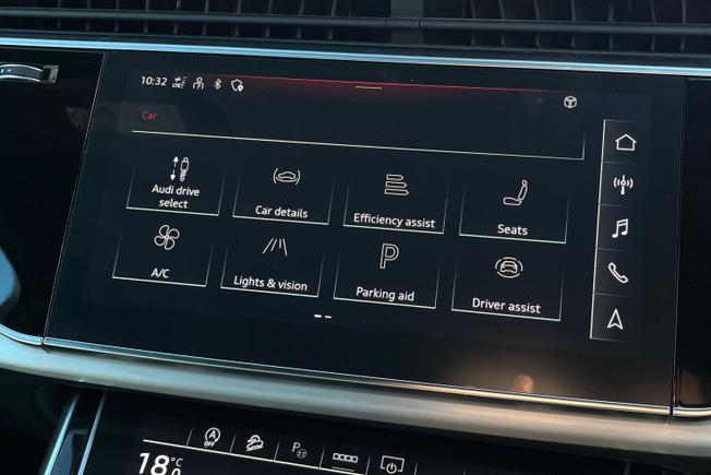 AUDI Q7 Photo 32