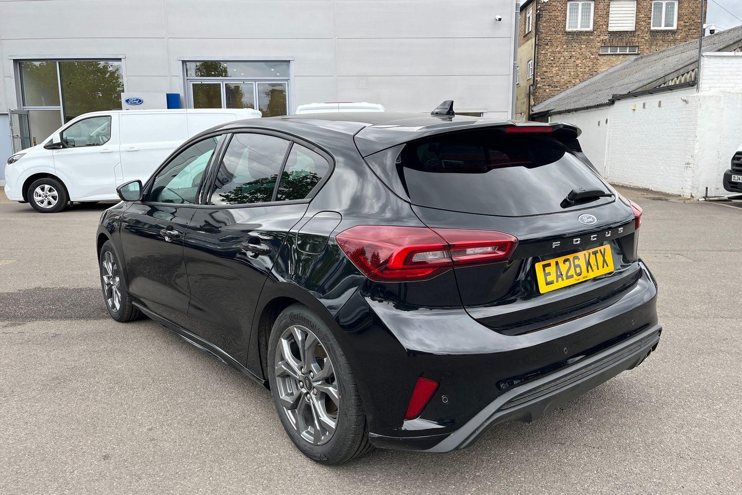 Ford FOCUS Photo 32