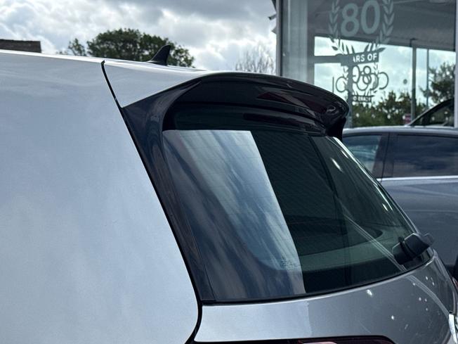 VOLKSWAGEN Golf Photo 34