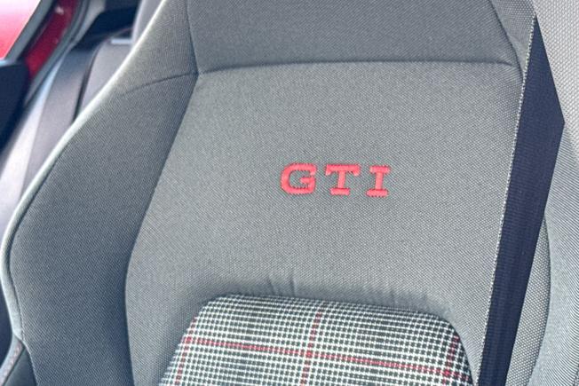 Volkswagen Golf Photo 47