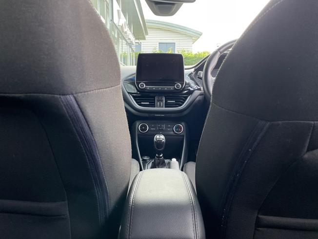 FORD Fiesta Photo 43