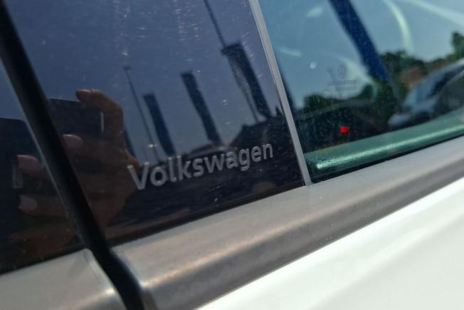 VOLKSWAGEN Golf Photo 36