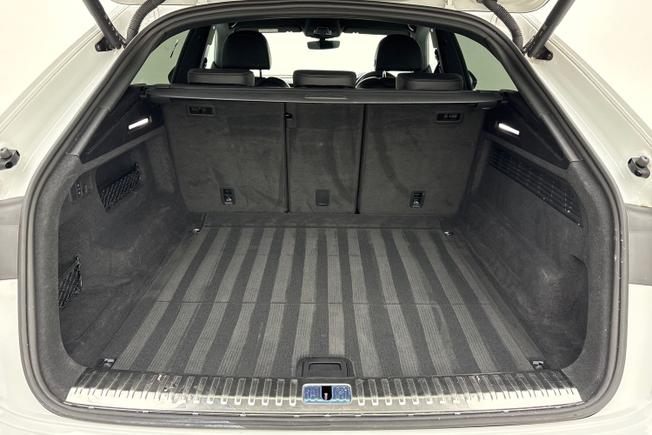 AUDI Q8 Photo 12