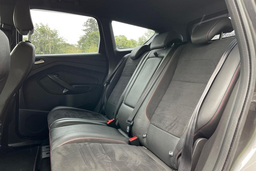 Ford Kuga Photo autoimg-769bfd05deebc96d244426e6be8a936427dc69c8.jpg