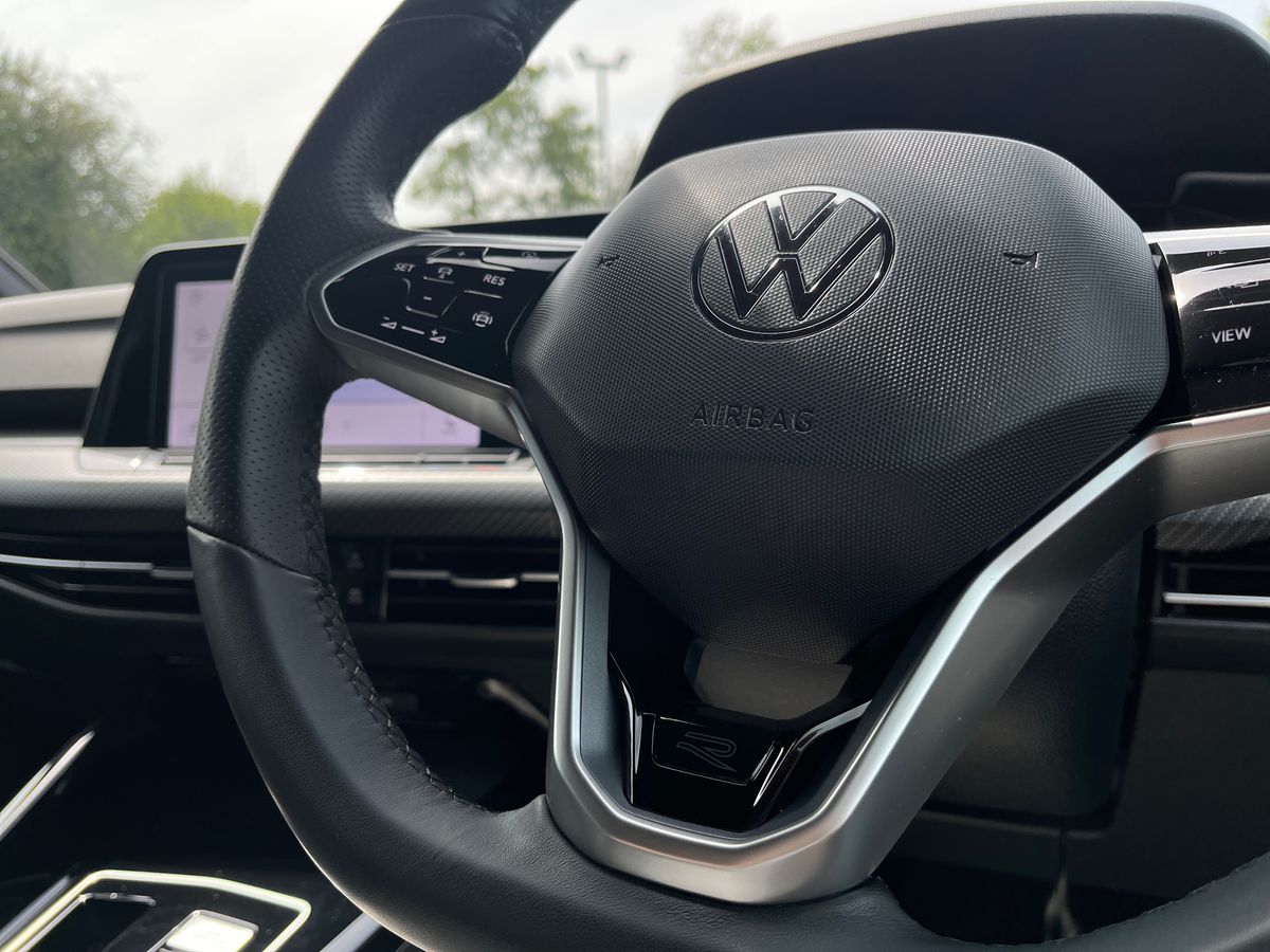 Volkswagen Golf Photo 34