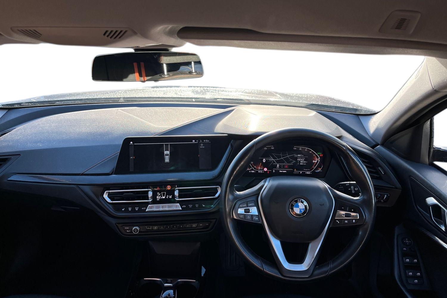 BMW 1 SERIES Photo 10