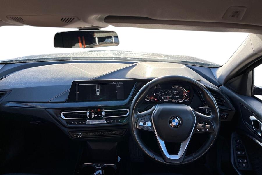 BMW 1 SERIES Photo autoimg-76a434627994944938f10bd0d883d4f55b9c9917.jpg
